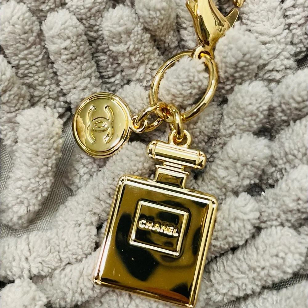 CHANEL Beaute Goldtone Bottle and CC Disc Charm - Picture 2 of 2